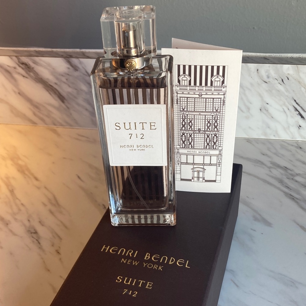 Henri Bendel Suite 712